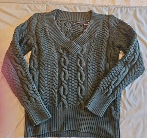Moda International Hunter Green V-Neck Sweater with Cable Knit Design